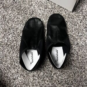 Theatricals T7850 Black Leather Neoprene Insert Bootie Jazz Dance Shoes Size 7‎